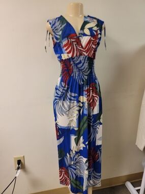 Sleeveless Blue Tropical Maxi Dress